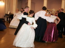 gleiten feurig vornehm in der Ballsaal-Cracovienne mit dem Pas glissé